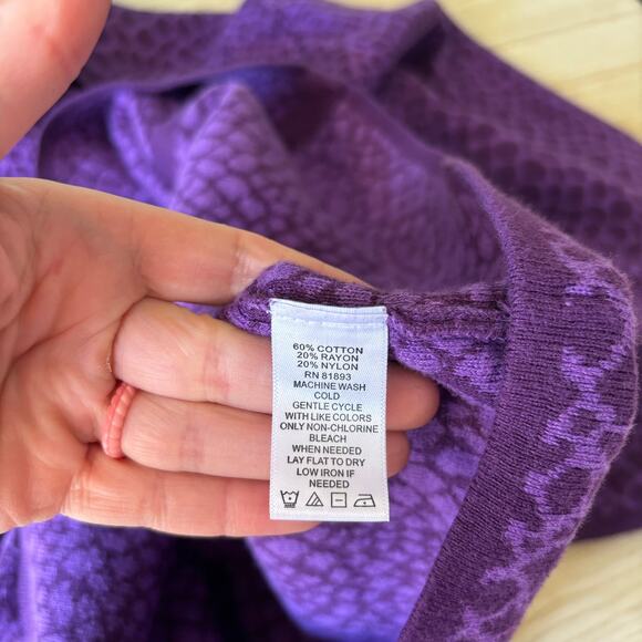 Isaac Mizrahi Sweater Womens Large Purple Animal Snake Print Long Quirky Whimsy - Picture 9 of 10